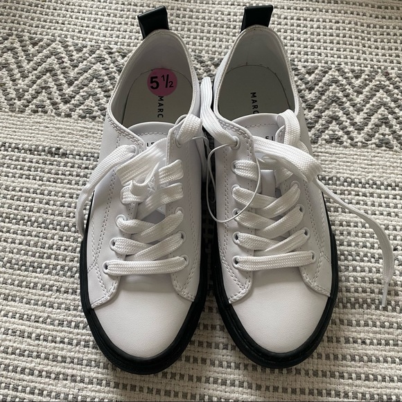 NWT Marc Fisher Black & White Sneakers - Picture 2 of 5